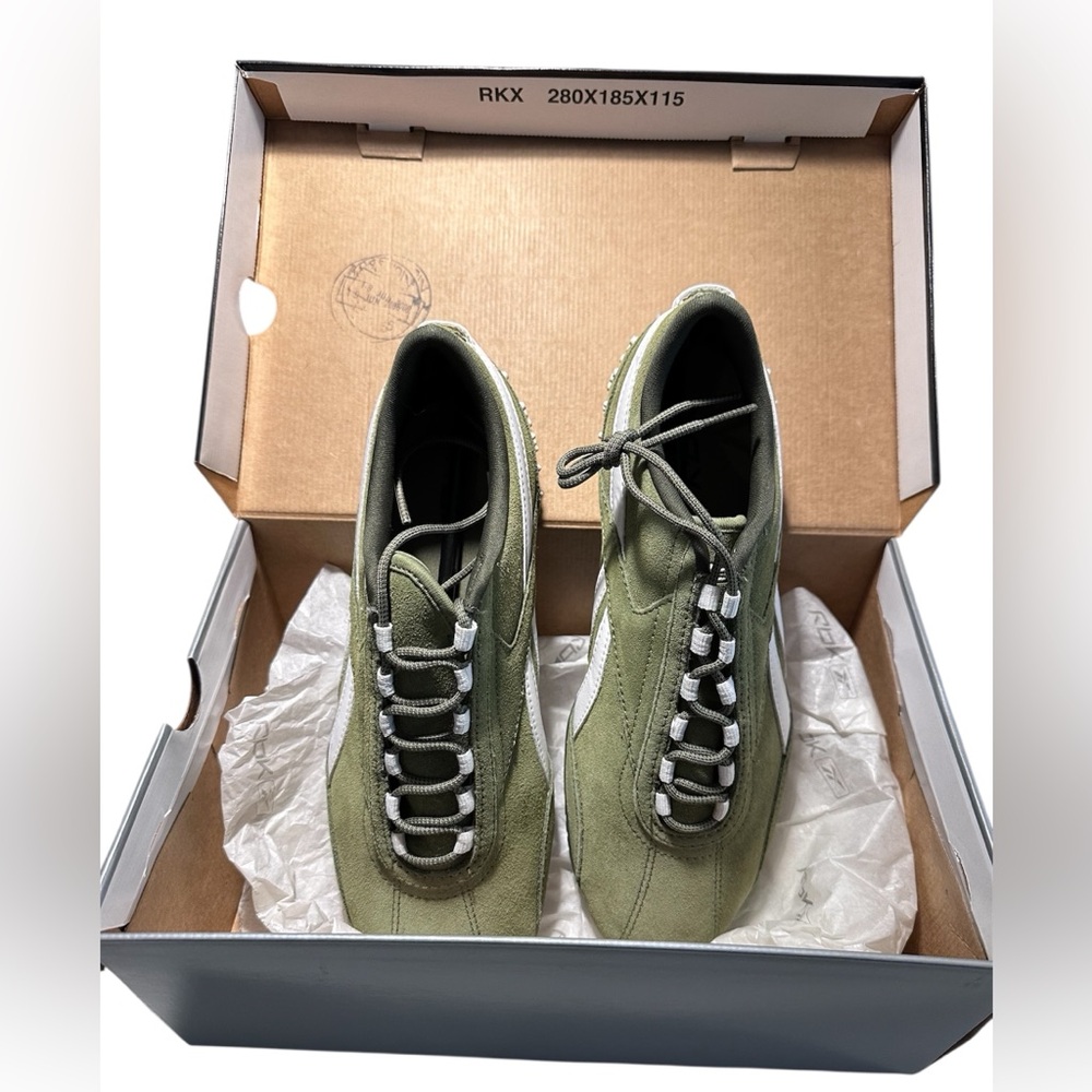 NWT Reebok Nautical Mile Cactus Green Suede Women’s Size 7 Sneakers